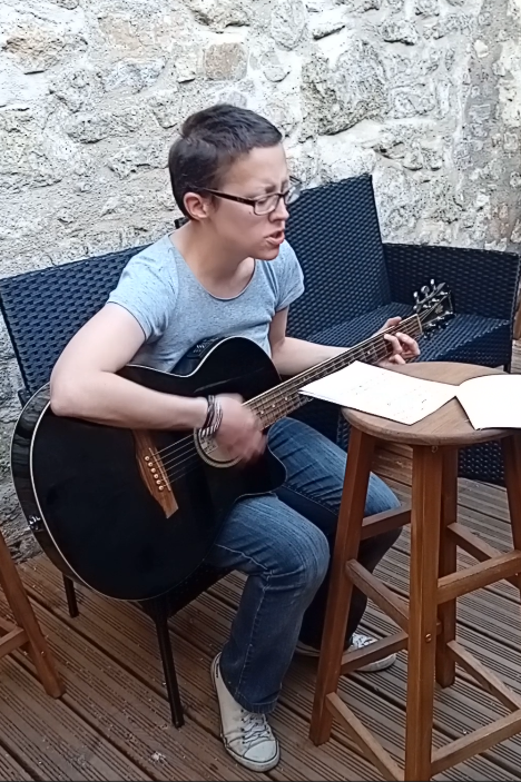 Parfois au bistrot, pour avoir d'autres sensations.